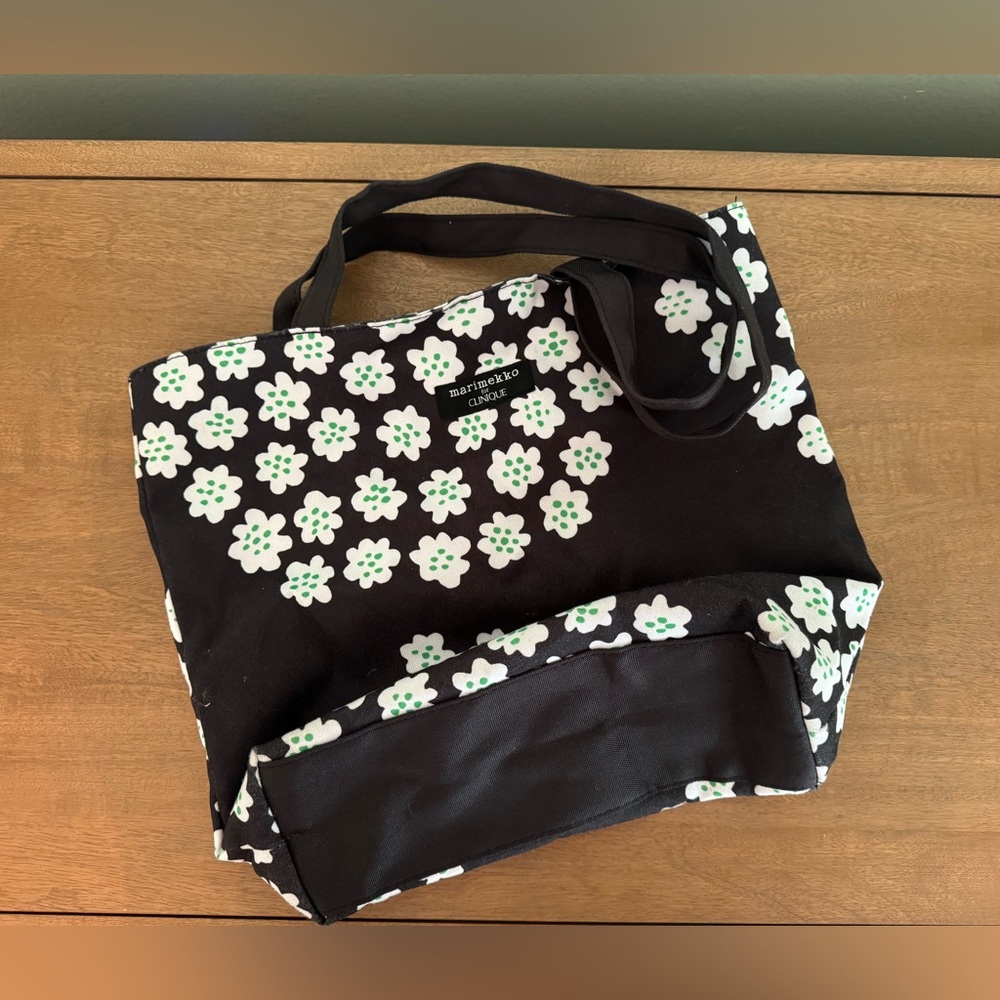 Tote bag by Clinique